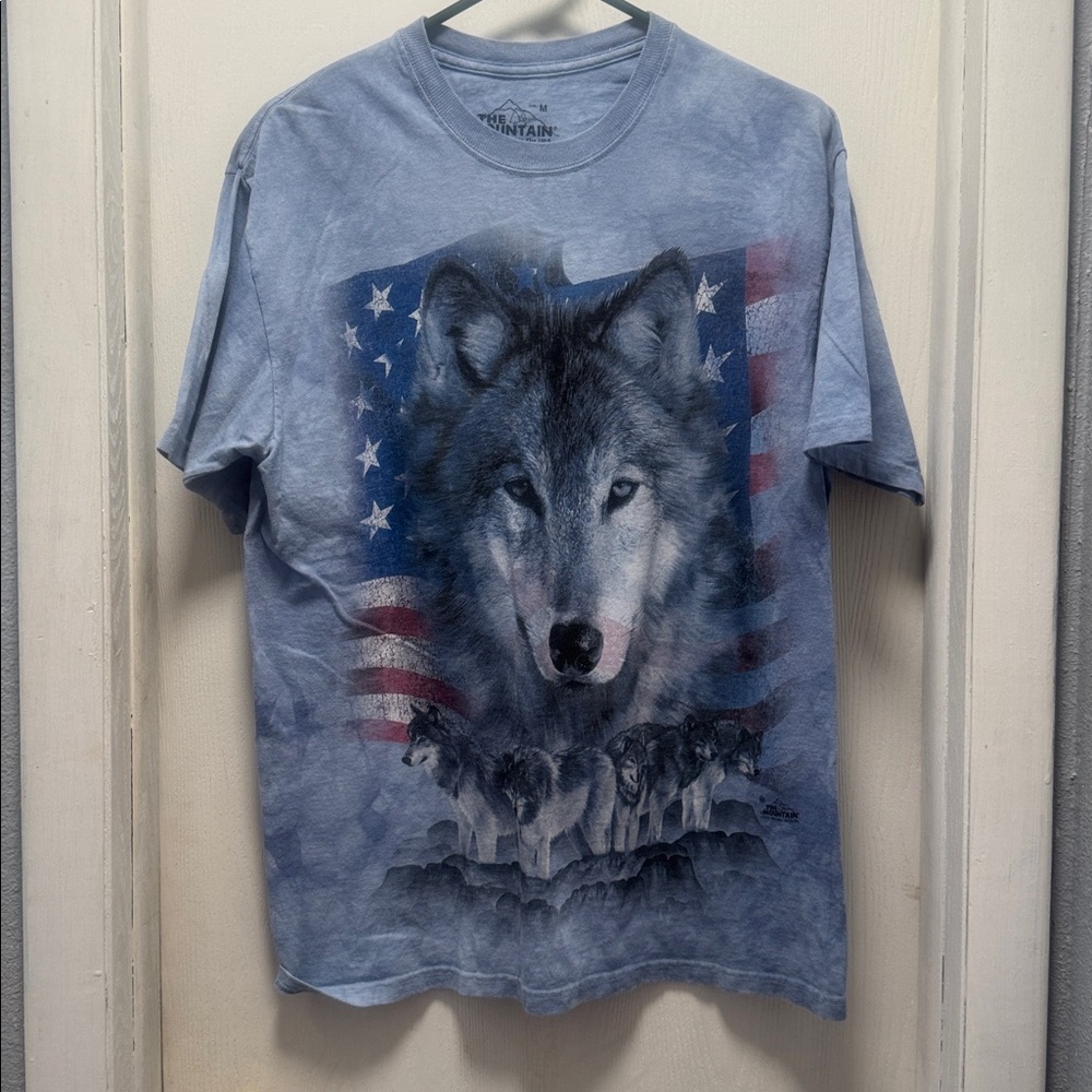 The Mountain Tshirt  Wolf